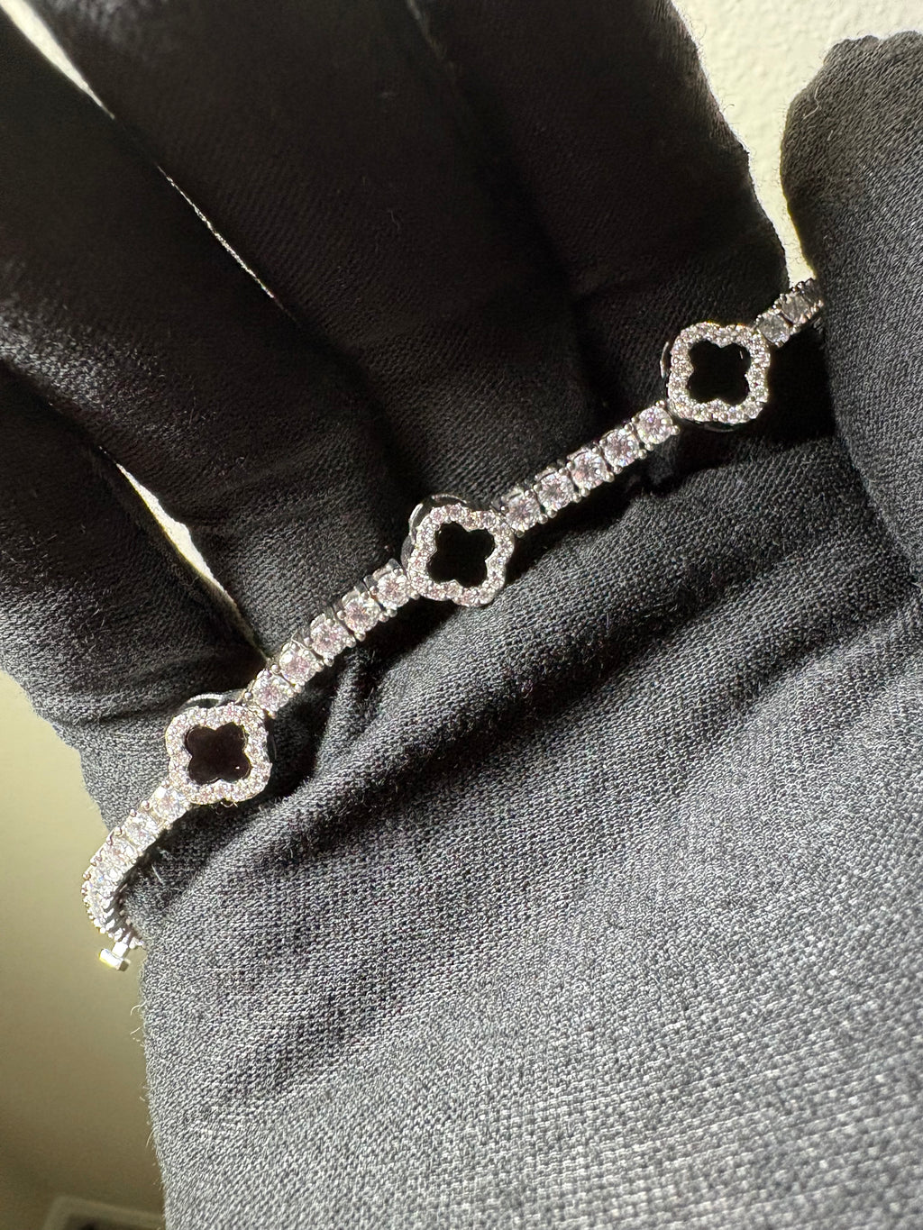 “Black Clover Tennis Bracelet” Moissanite S925