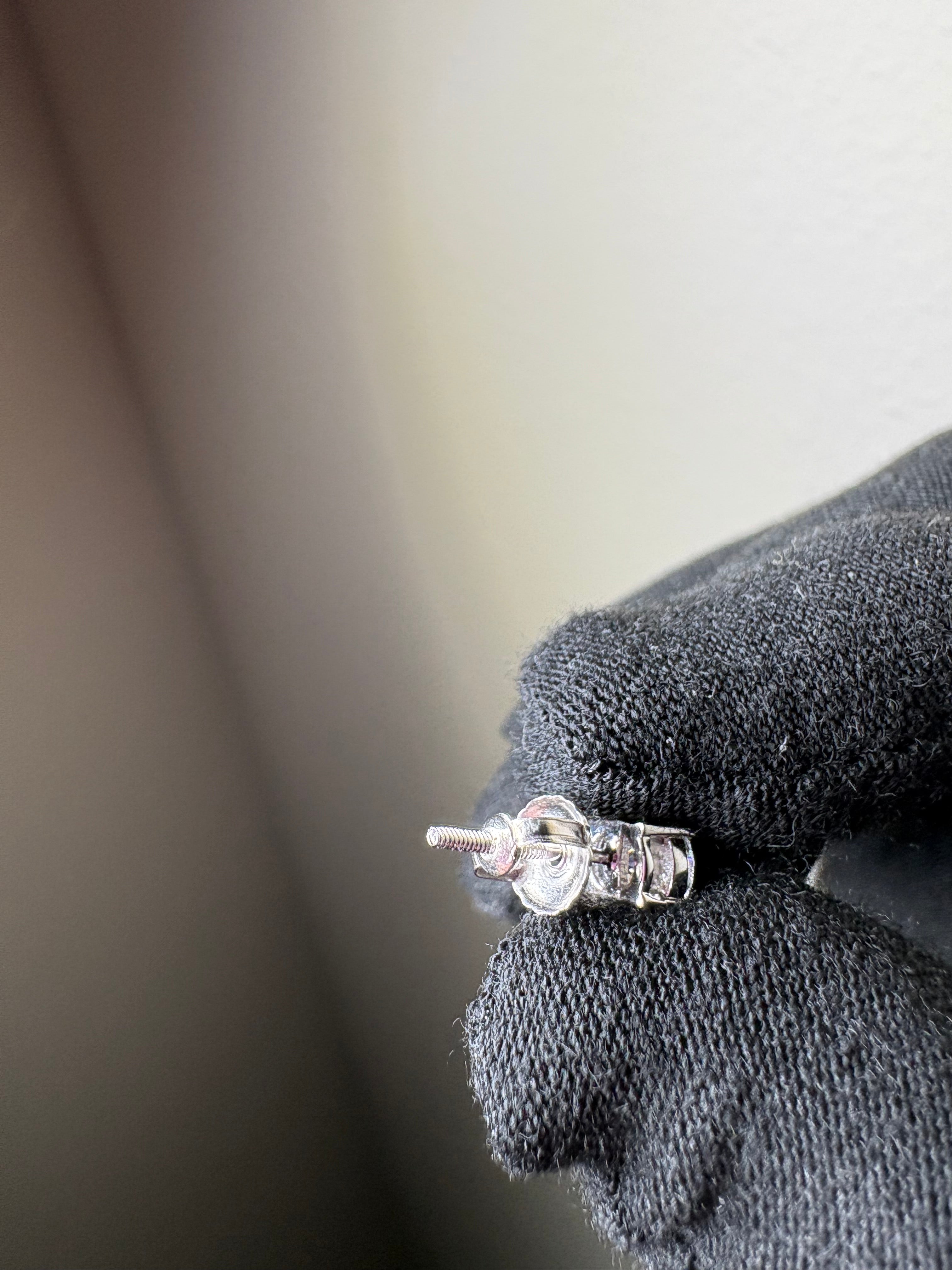 “Stud Earrings” Moissanite S925