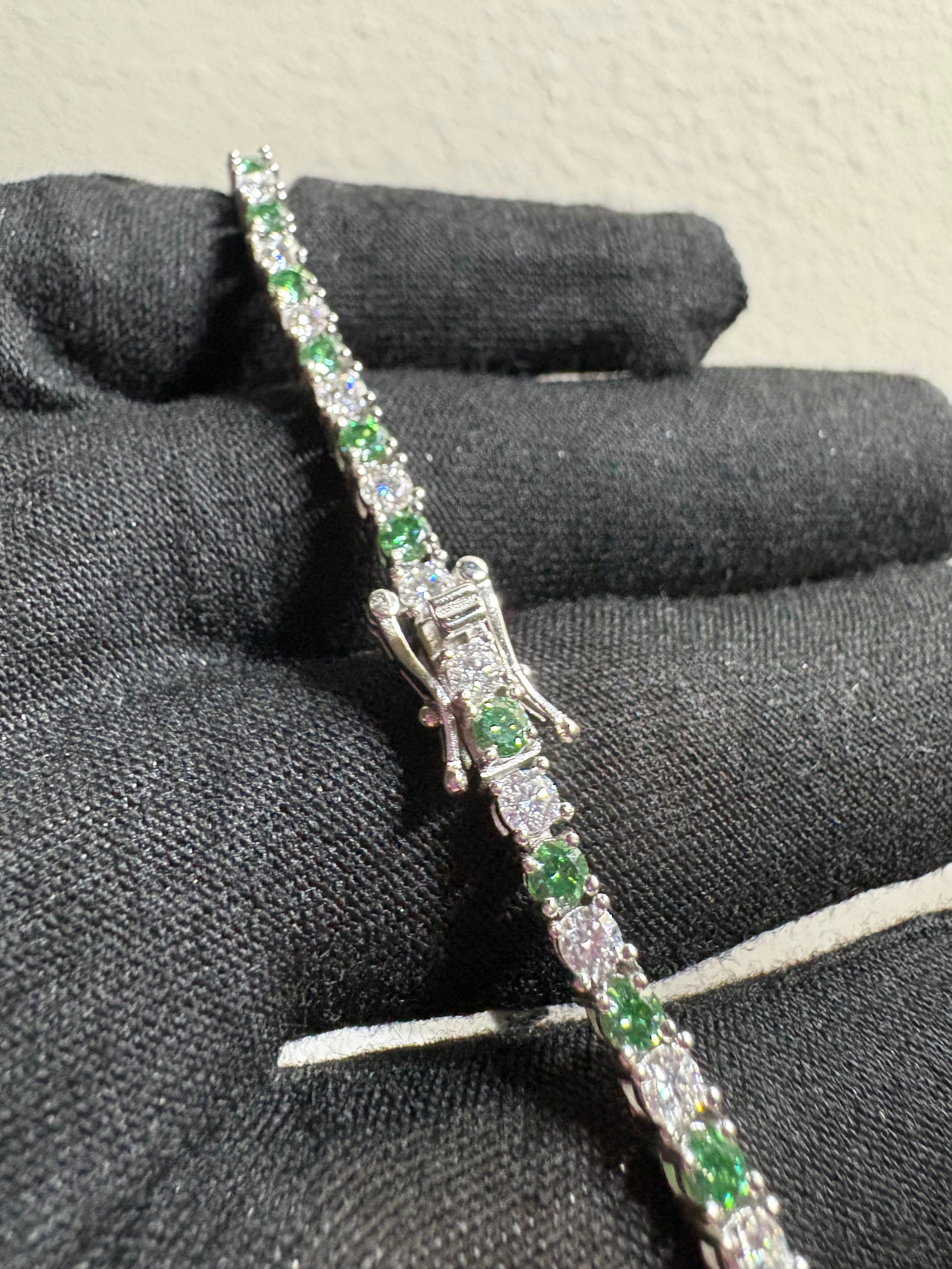 “White & Green Tennis Bracelet” Moissanite S925