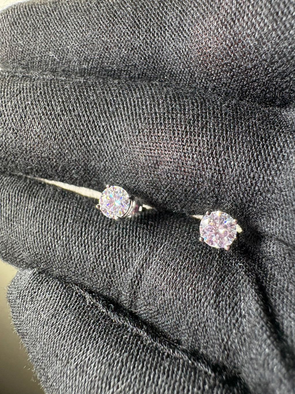 “Stud Earrings” Moissanite S925
