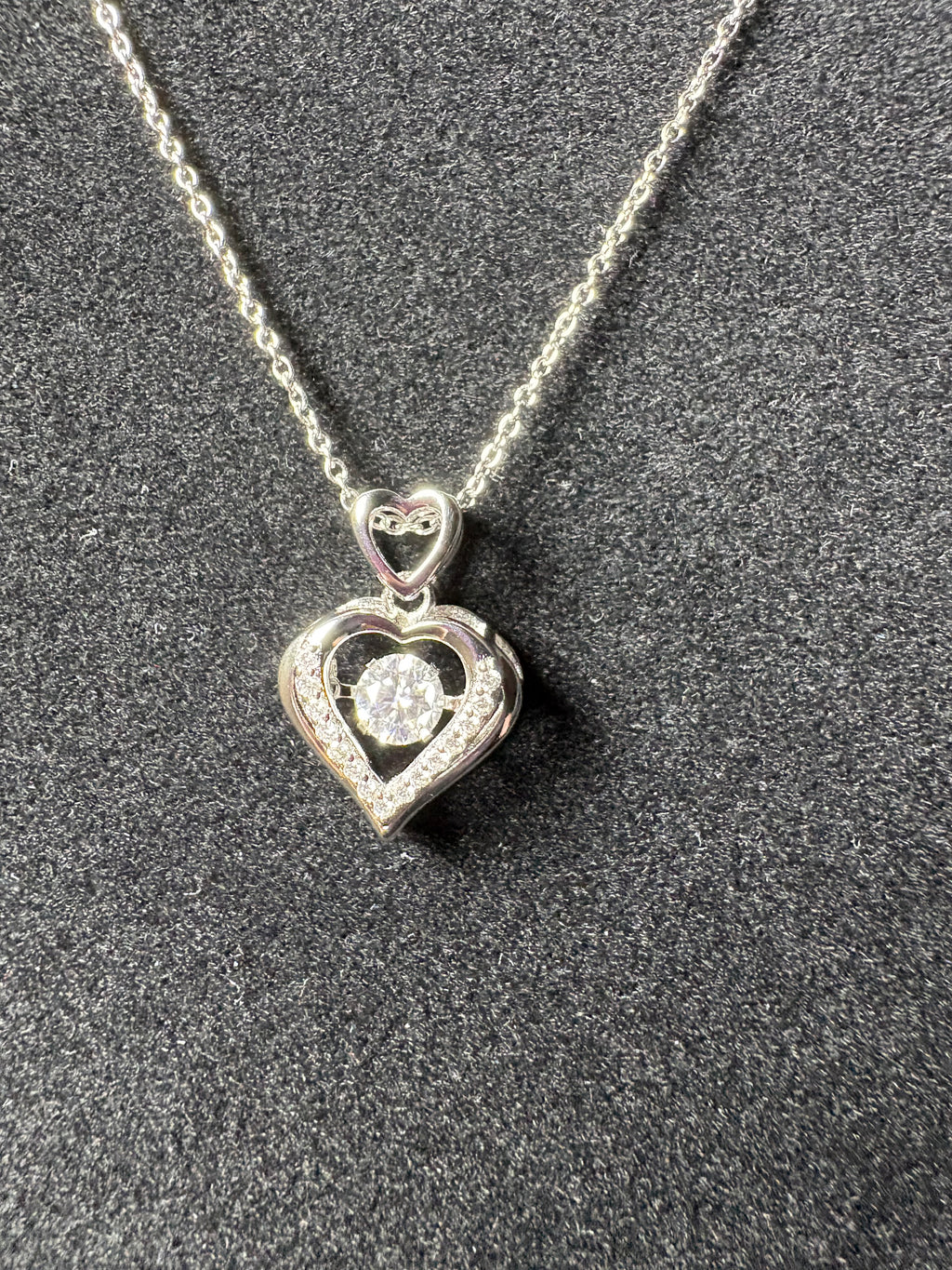 “Dancing Heart Necklace” Moissanite S925